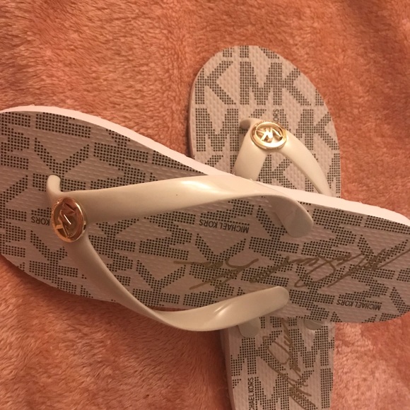 Mk sandals Size 8 and Mk waist wallet bundle